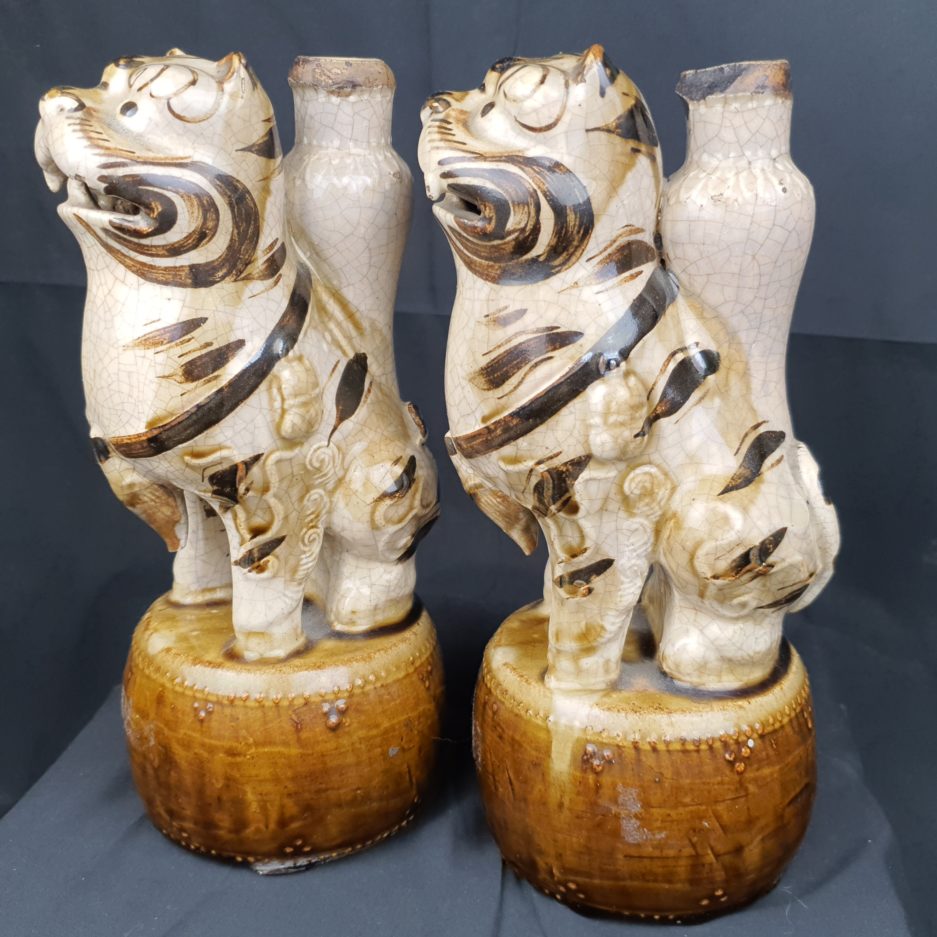 Paire de tigres porcelaine céramique Japon