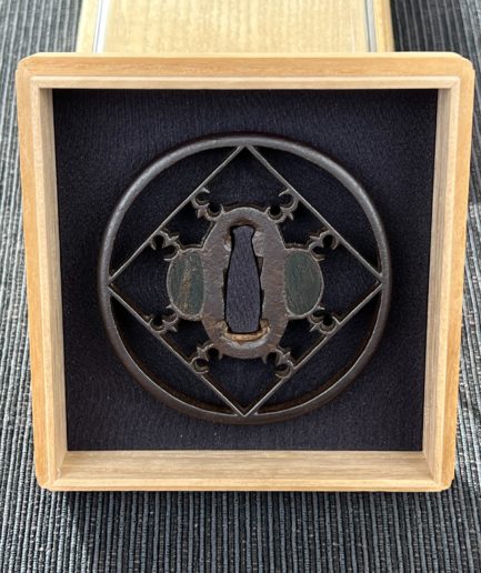 Tsuba sukashi oiseau samourai Luc Hedin expert antiquaire japon