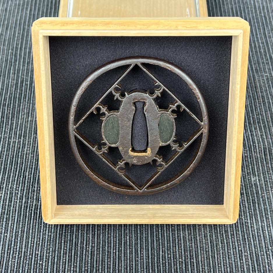 Tsuba sukashi oiseau samourai Luc Hedin expert antiquaire japon