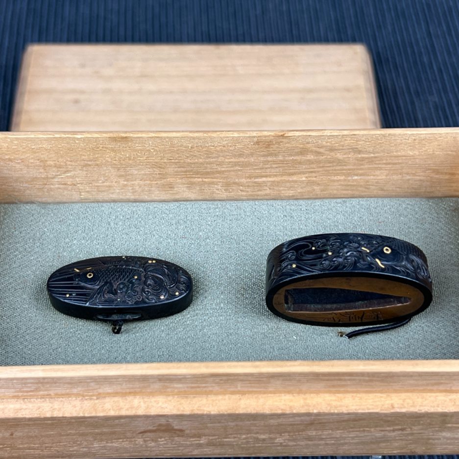 Fuchi kashira japon sabre japonais art samourai carpe Edo