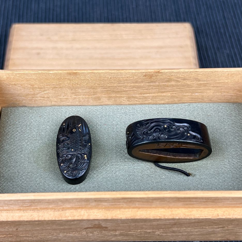 Fuchi kashira japon sabre japonais art samourai carpe Edo