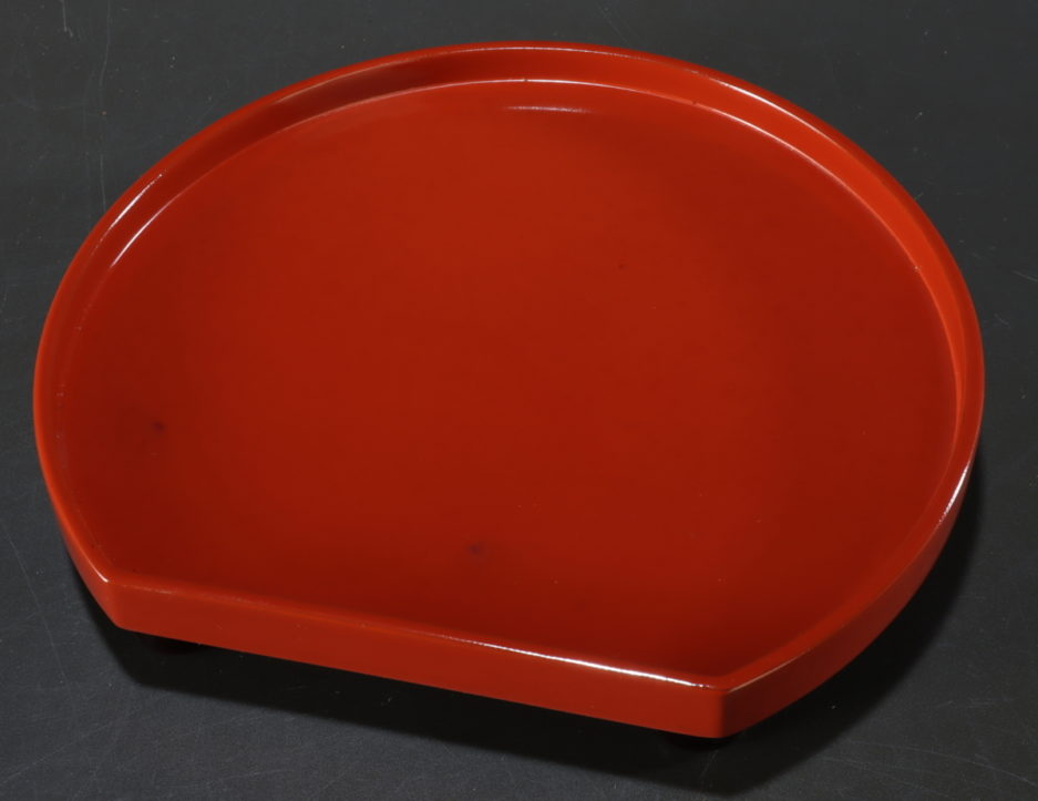 Assiette japon laquée rouge et noir