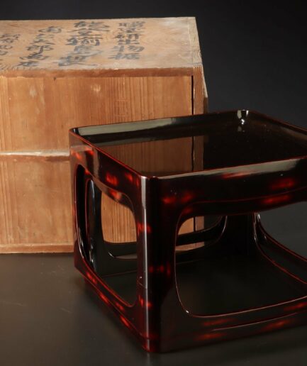 Tables empilables bois laqué noir Japon chanoyu cérémonie du thé