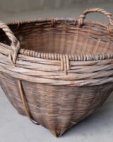 Ancien panier à main / sac à main en bois sculpté créole de