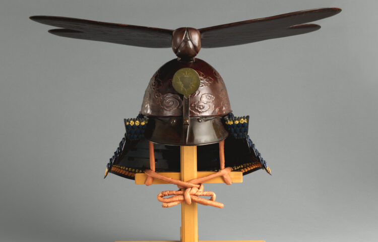 Casque samouraï libellule