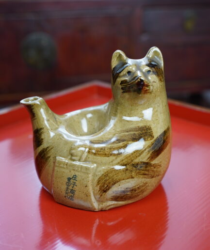 bouteille sake tokkuri ceramique forme de chat Japon Kogeiya Luc Hedin