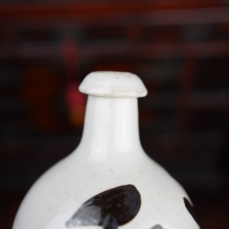 Bouteille à sake Meiji Japon XIXe s. Tokkuri kanji japon décoration Luc Hedin Kogeiya