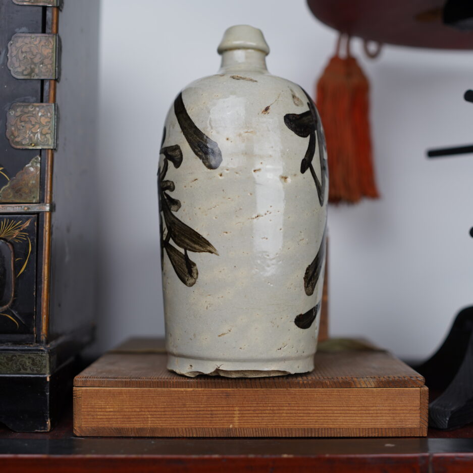 Bouteille à sake Meiji Japon XIXe s. Tokkuri kanji japon décoration Luc Hedin Kogeiya