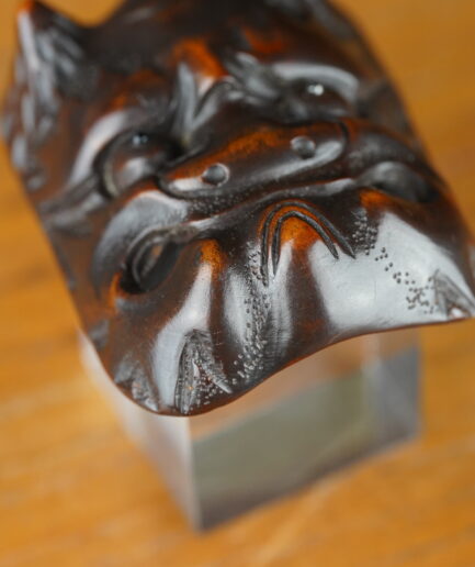 Netsuke japonais masque Oni par Hojitsu Meikeisai