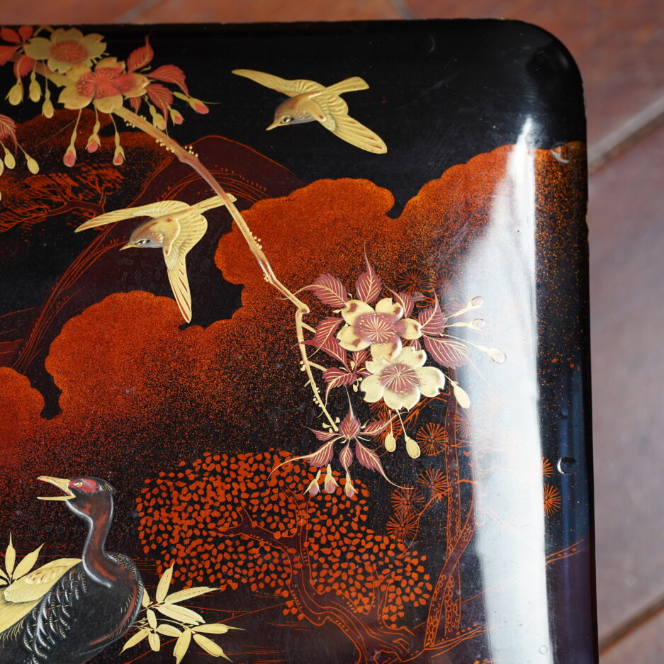 grande boite laquée meiji oiseaux arbres japon arts décoratifs japonais Kogeiya