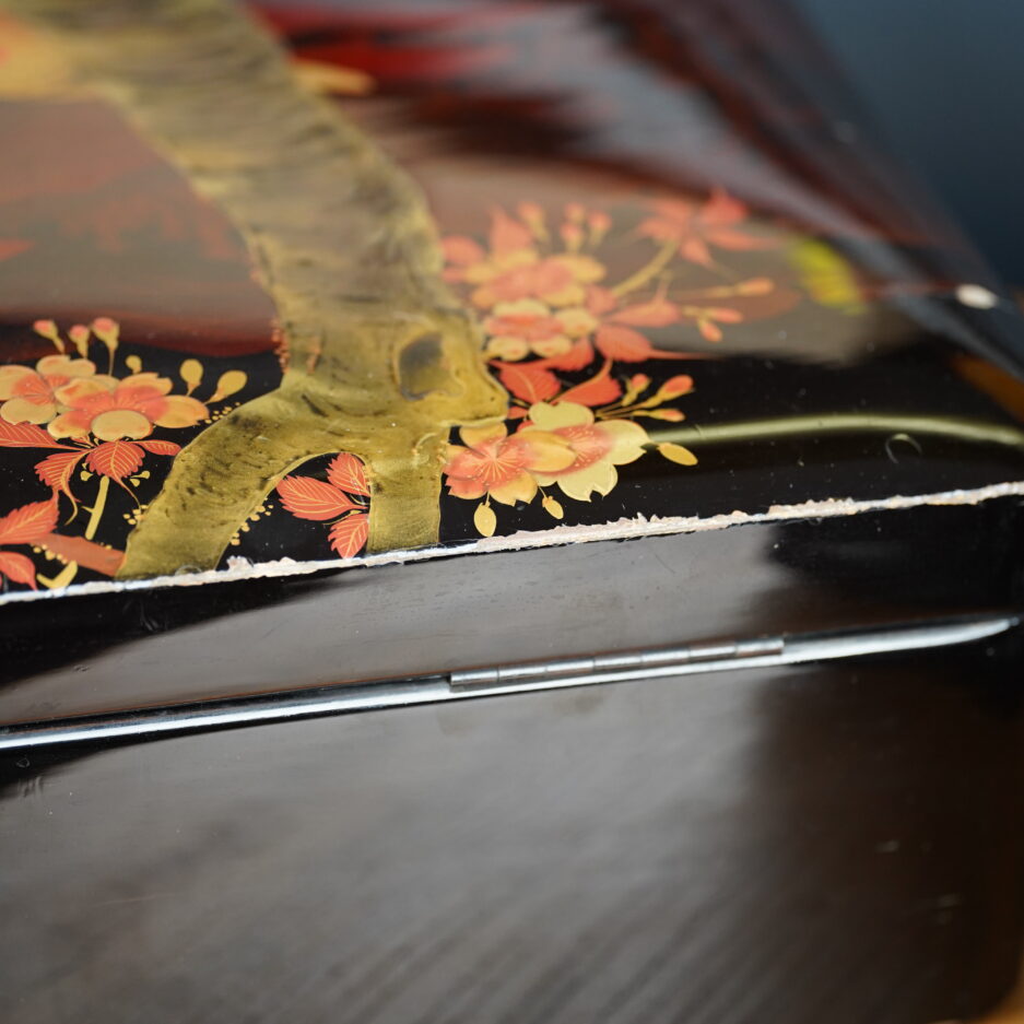 grande boite laquée meiji oiseaux arbres japon arts décoratifs japonais Kogeiya