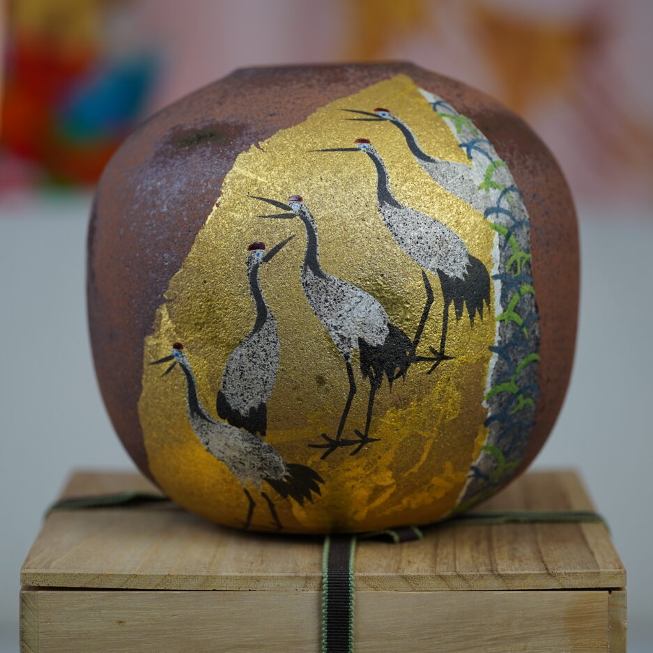 Vase boule takashi kitamura vase japonais à décor de grues japonaises