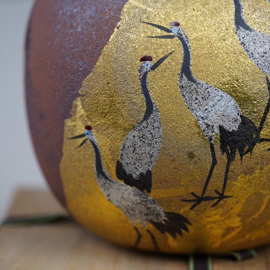 Vase boule takashi kitamura vase japonais à décor de grues japonaises