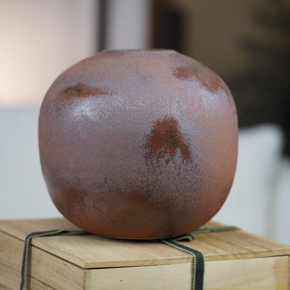 Vase boule takashi kitamura vase japonais à décor de grues japonaises