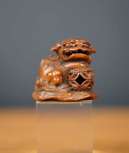 Netsuke représentant un shishi par Minkoku - Mi Edo XIXe s.