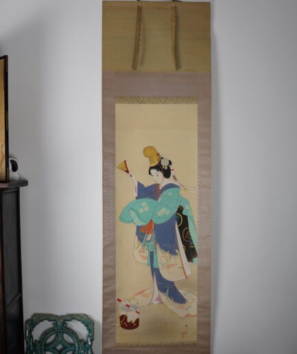 Kakemono kakejiku danseuse Japon Bugaku éventail I Luc Hédin antiquaire art japonais Kogeiya