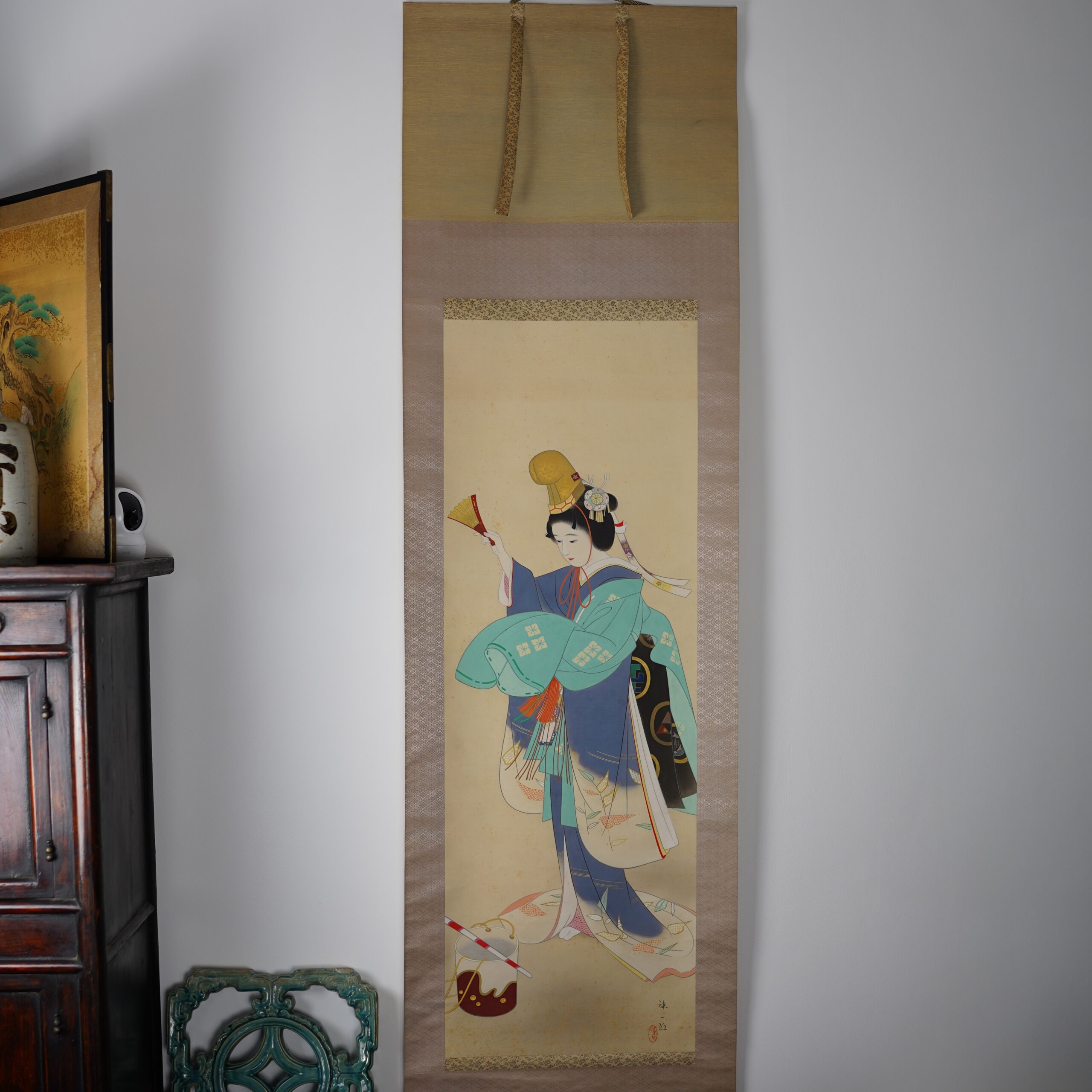 kakejiku-kakemono-danseuse-japonaise-bugaku-showa-antiquaire-japon-luc-hedin-04641 Kakemono kakejiku danseuse Japon Bugaku éventail I Luc Hédin antiquaire art japonais Kogeiya