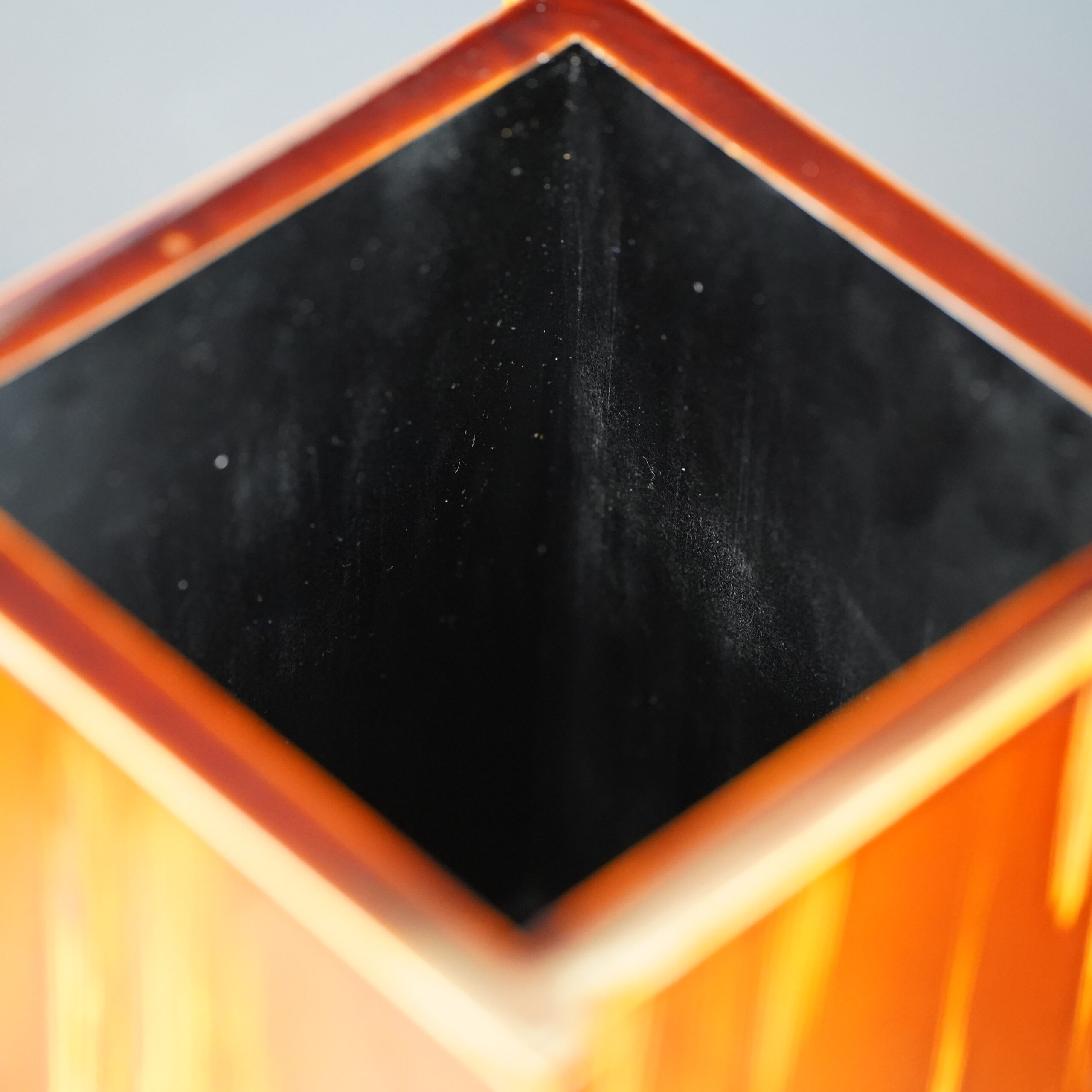 vase-laque-imitation-ceramique-japon-design-06674