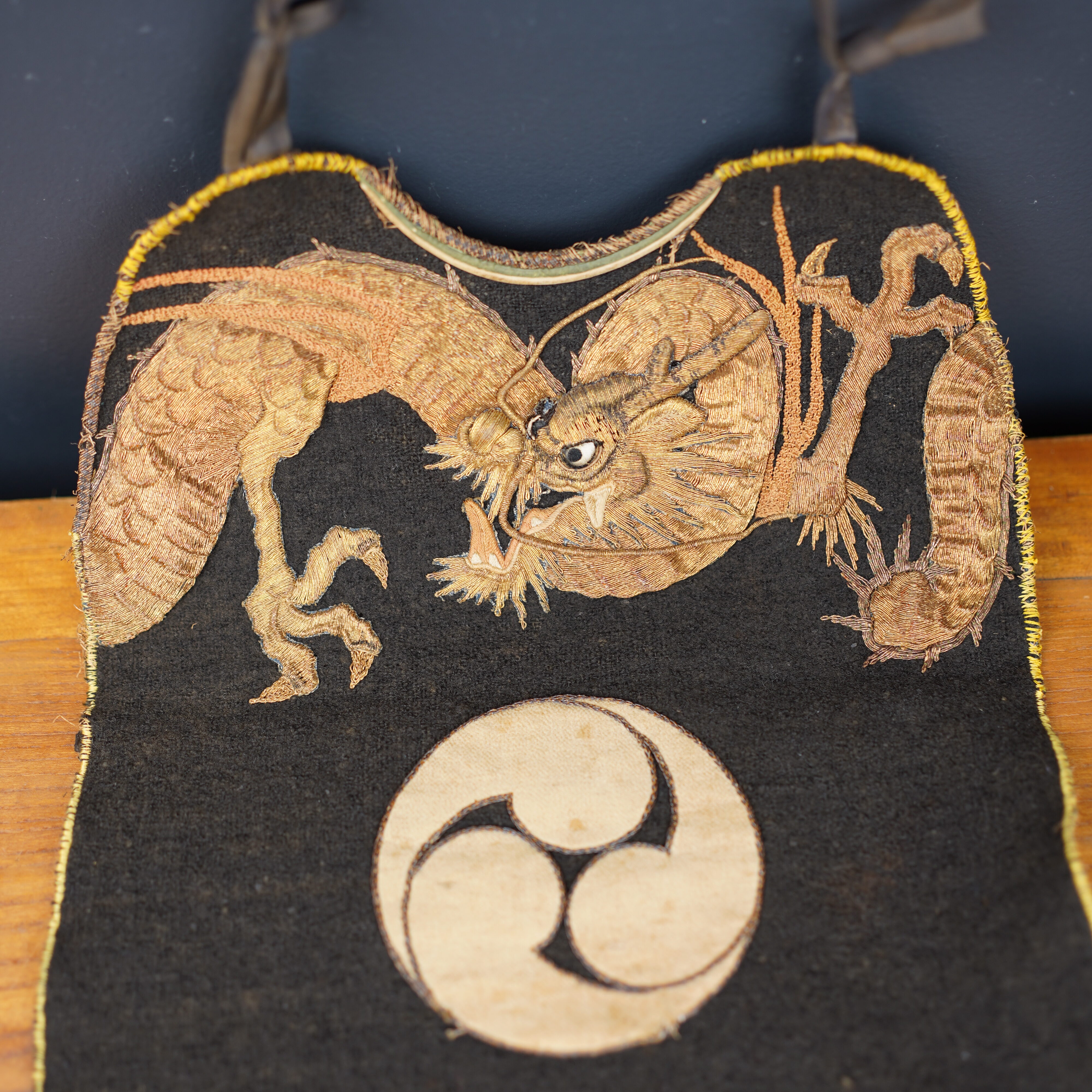 plastron-pompier-japonais-edo-tissus-dragon-brodé-luc-hedin-japon-06971