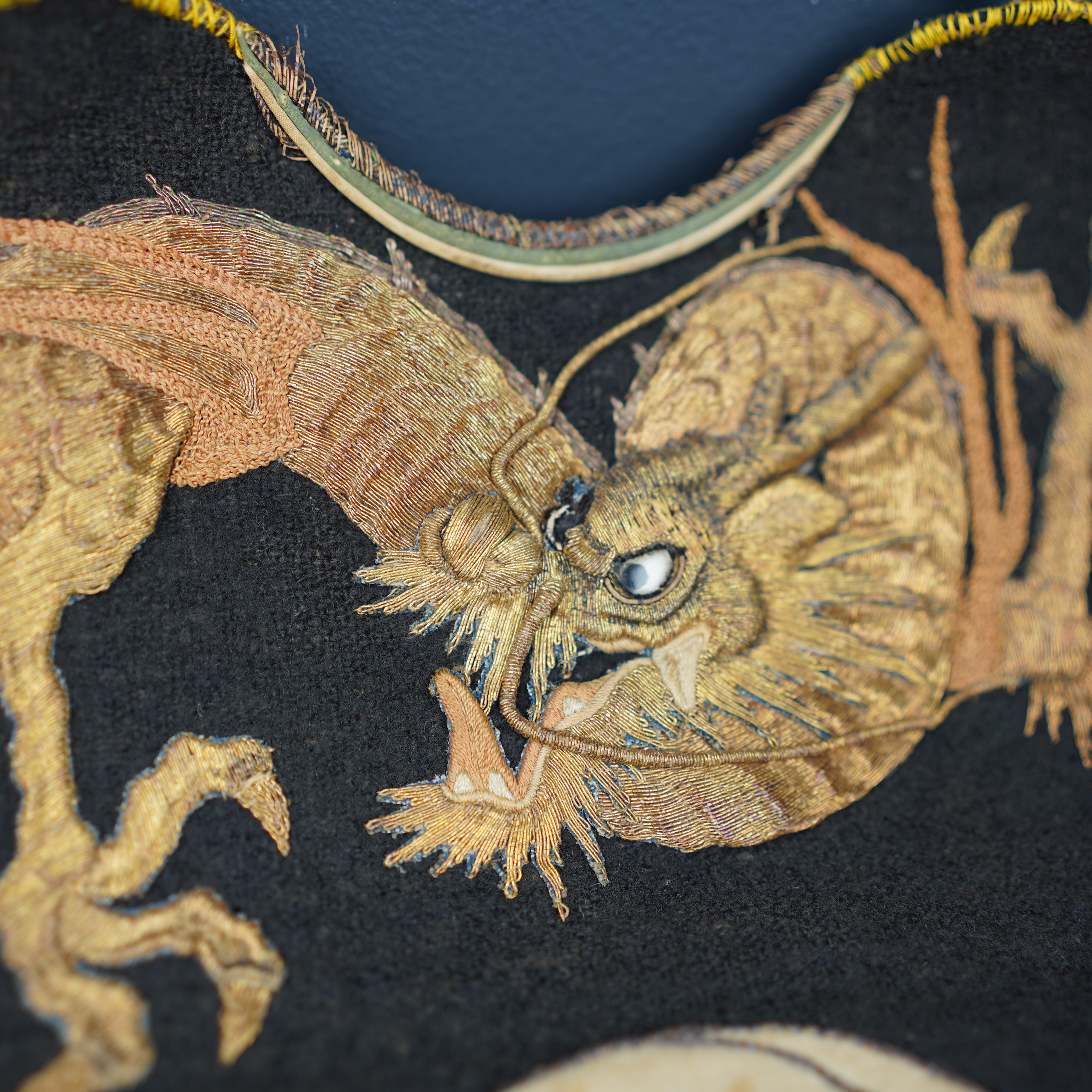 plastron-pompier-japonais-edo-tissus-dragon-brodé-luc-hedin-japon-06972