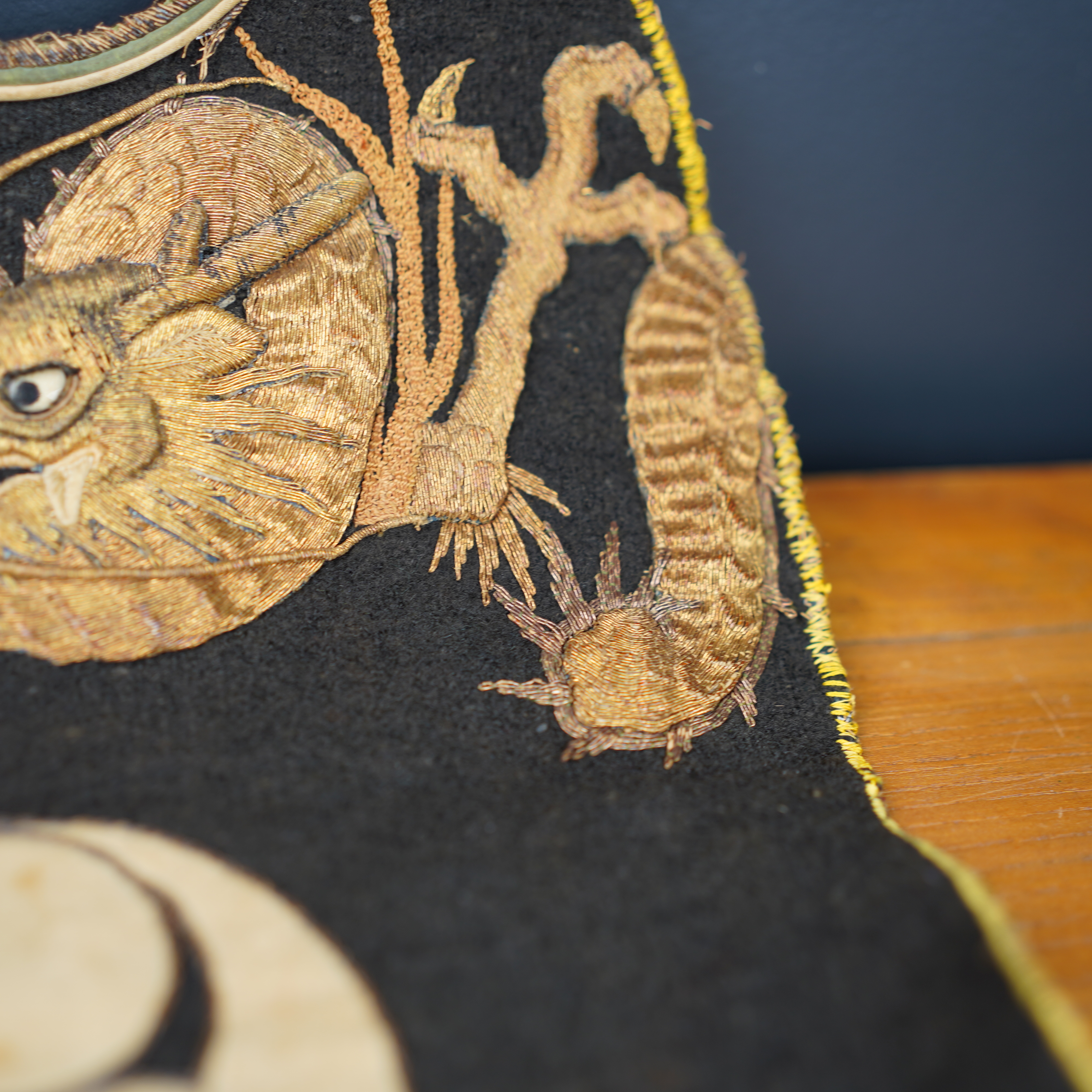 plastron-pompier-japonais-edo-tissus-dragon-brodé-luc-hedin-japon-06973